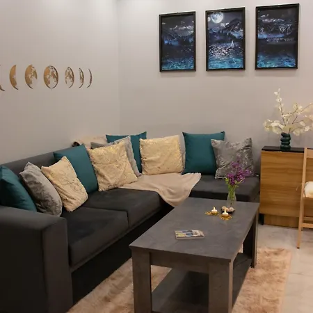 Moon Haven Near Acropolis With 100mbps Wifi * Athens