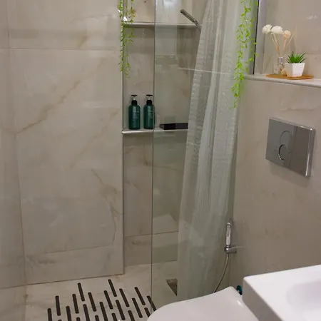Moon Haven Near Acropolis With 100mbps Wifi Apartment Athens