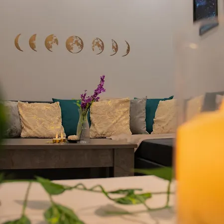 Moon Haven Near Acropolis With 100mbps Wifi Athens